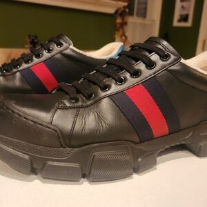 Gucci Men's Black Sneakers with Red and Navy Stripes